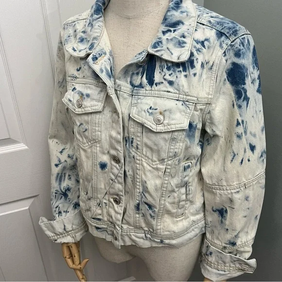 Free People White and Blue Tones Tie Dye Denim Jacket Size Small - Picture 1 of 16